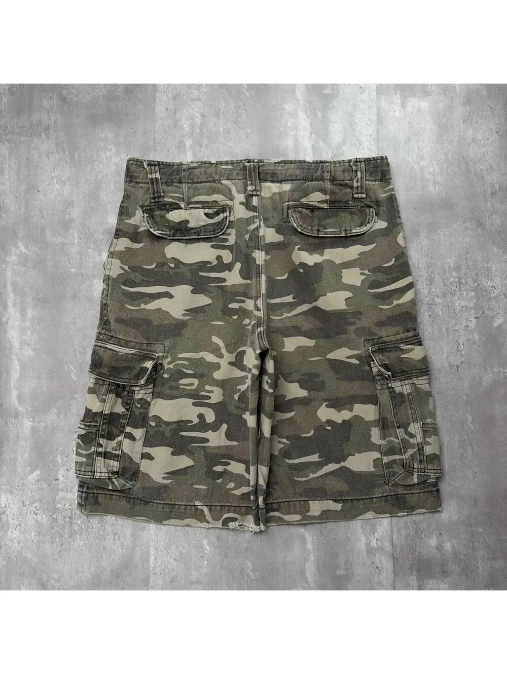 Y2K Camo No Boundaries Grunge Baggy Cargo Skater Shorts